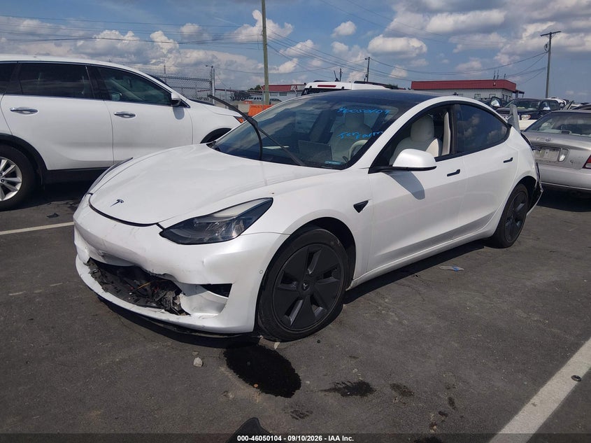 TESLA MODEL 3 - zdjęcie 2