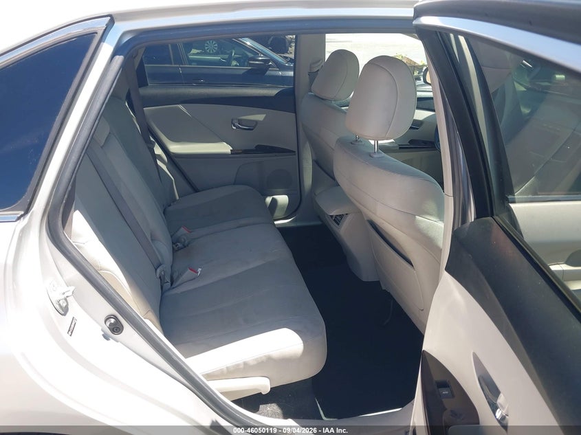 2010 TOYOTA VENZA auction photo 8
