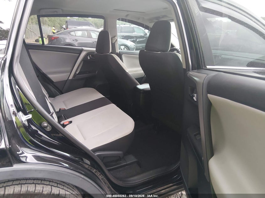 TOYOTA RAV4 - zdjęcie 8