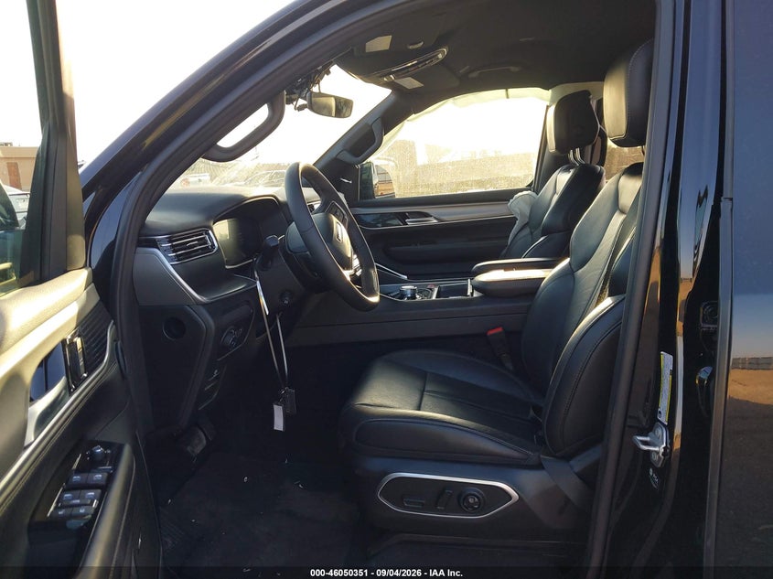 2025 JEEP WAGONEER L auction photo 5