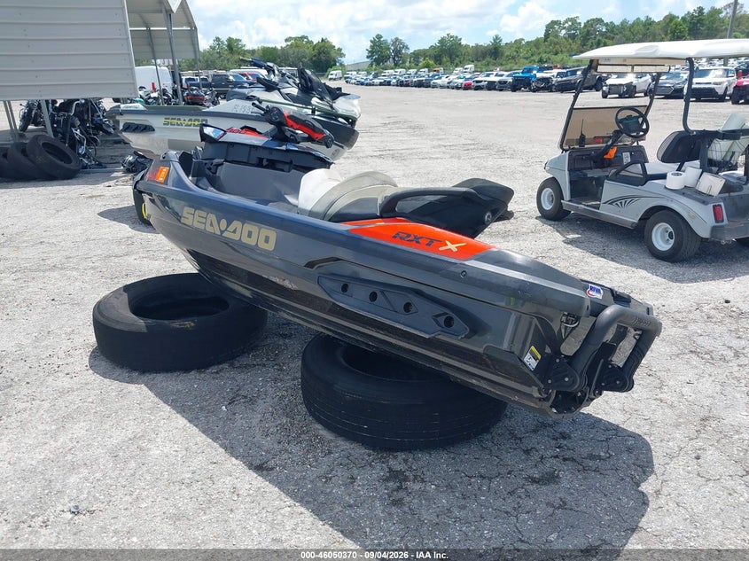 2020 SEADOO RXT auction photo 3