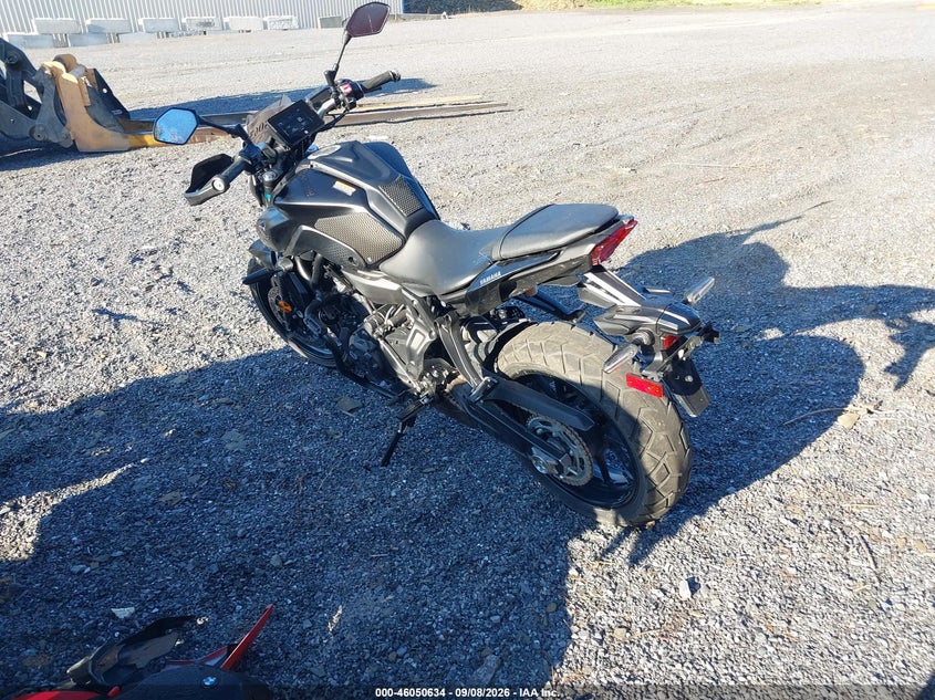 YAMAHA MT07 2024