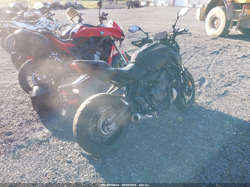 YAMAHA MT07 2024