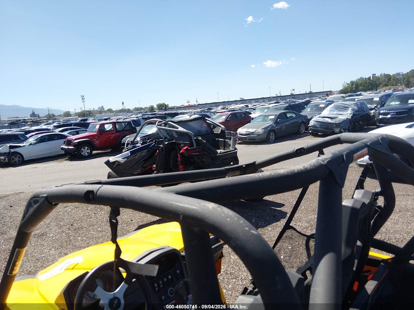 CAN-AM COMMANDER 2014