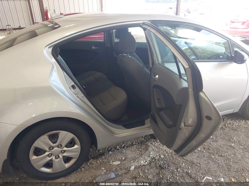 2017 KIA FORTE auction photo 8