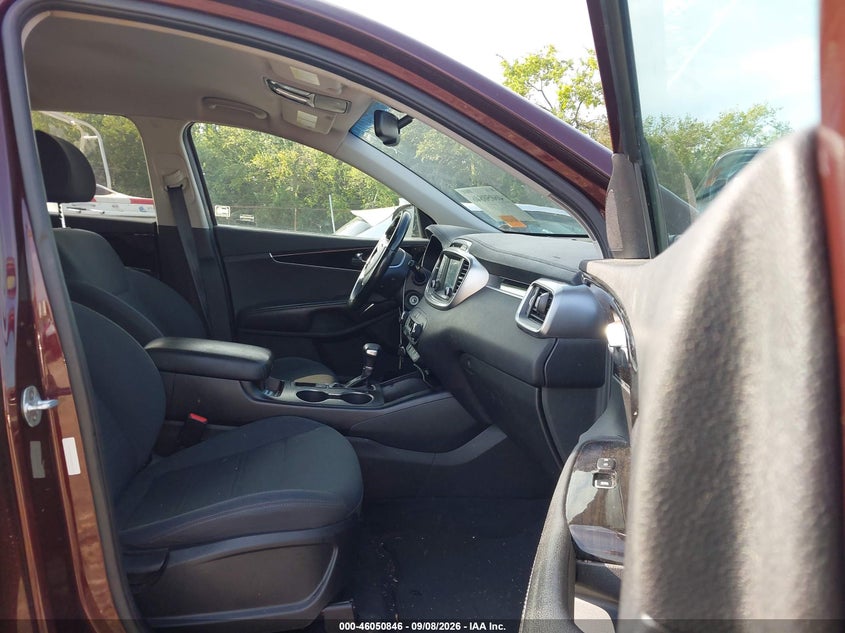 KIA SORENTO 2019 VIN 5XYPGDA32KG451552