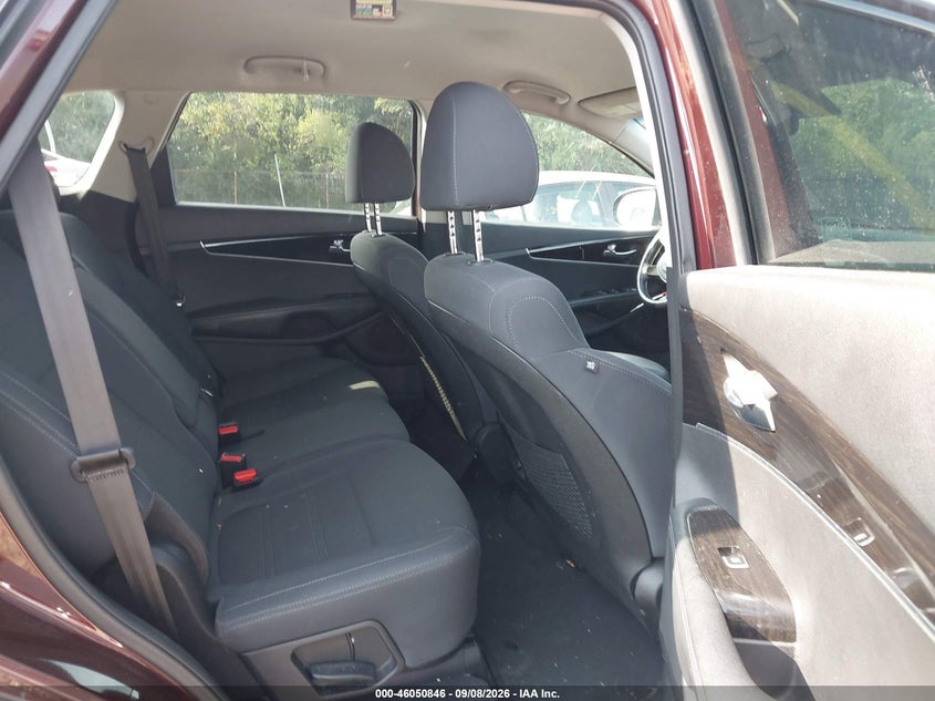 KIA SORENTO 2019 VIN 5XYPGDA32KG451552