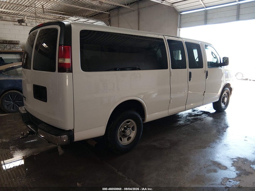 2016 CHEVROLET EXPRESS 3500 auction photo 4