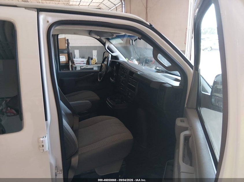 2016 CHEVROLET EXPRESS 3500 auction photo 5