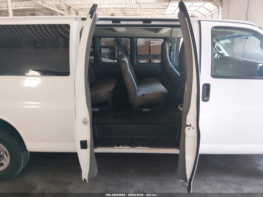 2016 CHEVROLET EXPRESS 3500 auction photo 8