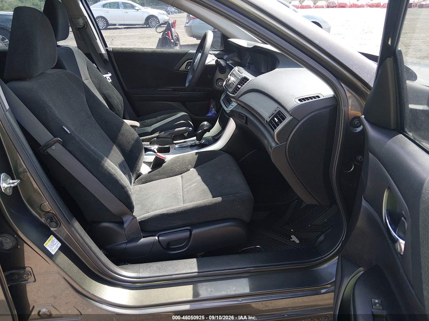2013 HONDA ACCORD LX · Фото 5