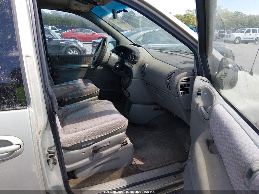 1999 PLYMOUTH GRAND VOYAGER auction photo 5