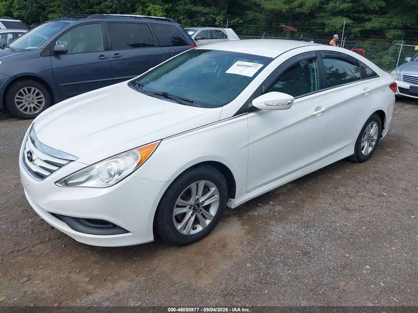 2014 HYUNDAI SONATA auction photo 2