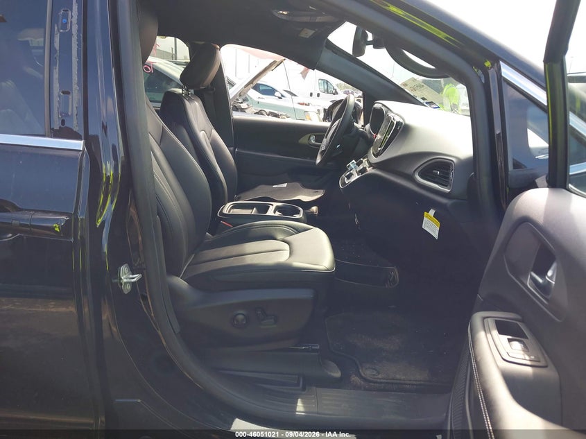 2027 CHRYSLER PACIFICA auction photo 5