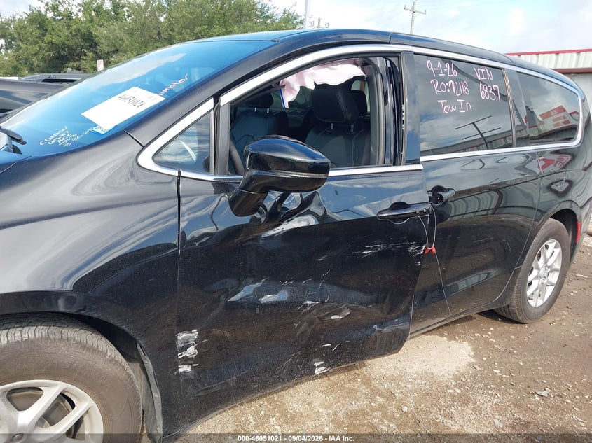 2027 CHRYSLER PACIFICA auction photo 6