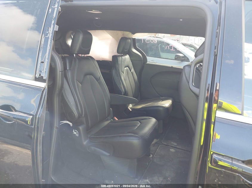 2027 CHRYSLER PACIFICA auction photo 8