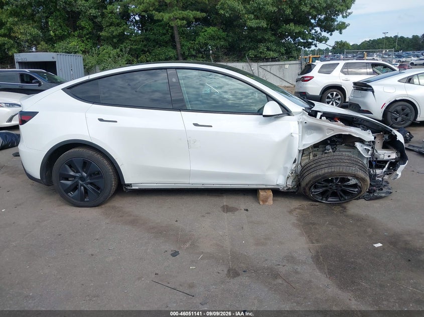 TESLA MODEL Y - zdjęcie 14