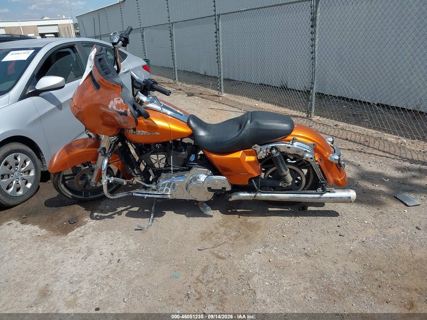 HARLEY-DAVIDSON FLHX 2014
