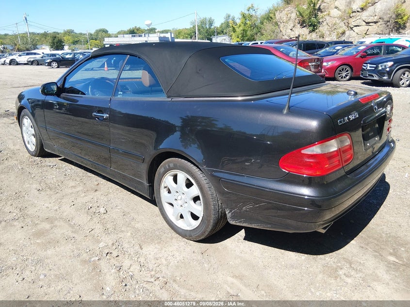 2002 MERCEDES-BENZ CLK 320 auction photo 3