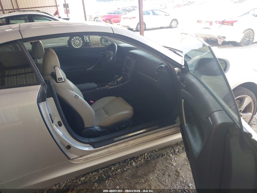 2011 LEXUS IS 350C auction photo 5