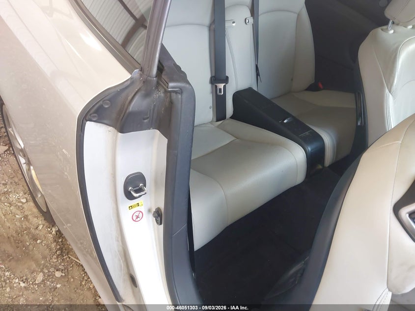 2011 LEXUS IS 350C auction photo 8