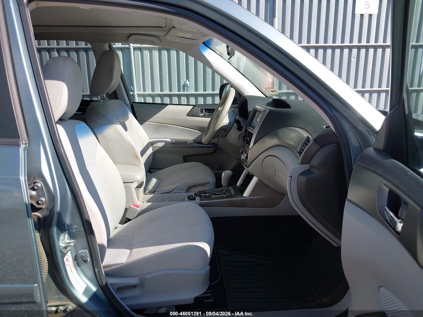 2011 SUBARU FORESTER auction photo 5