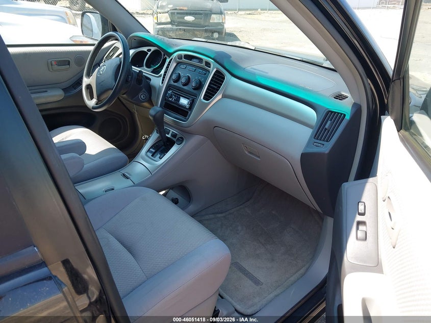 2004 TOYOTA HIGHLANDER auction photo 5