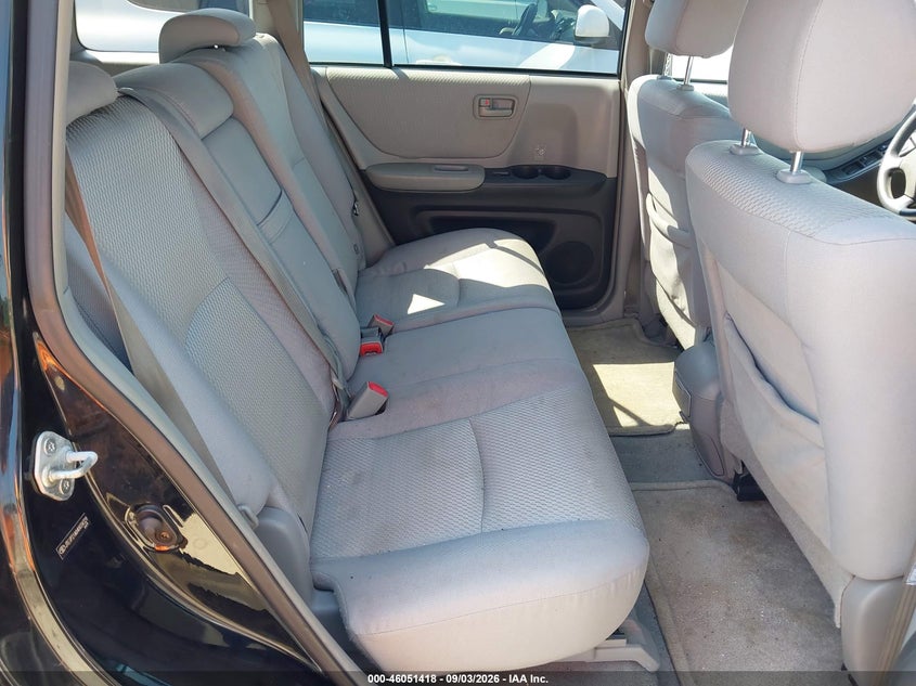 2004 TOYOTA HIGHLANDER auction photo 8