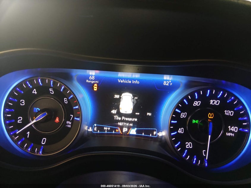 2017 CHRYSLER 300 auction photo 7