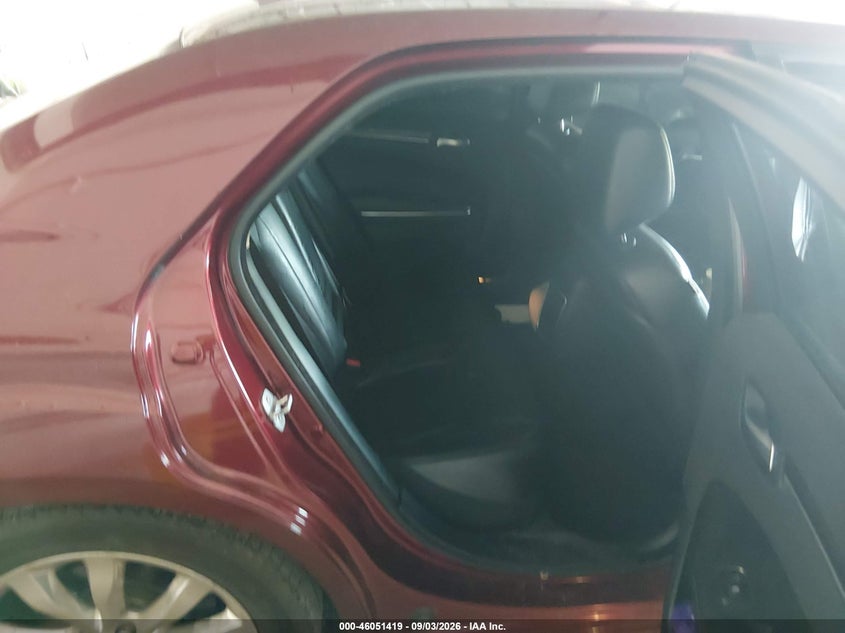 2017 CHRYSLER 300 auction photo 8