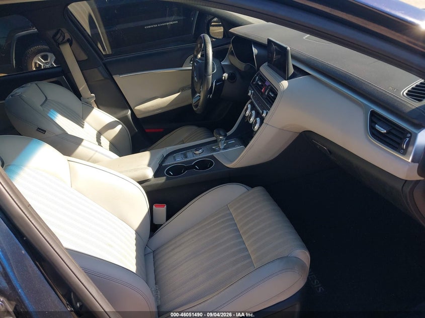 2022 GENESIS G70 3.3T RWD · Фото 5