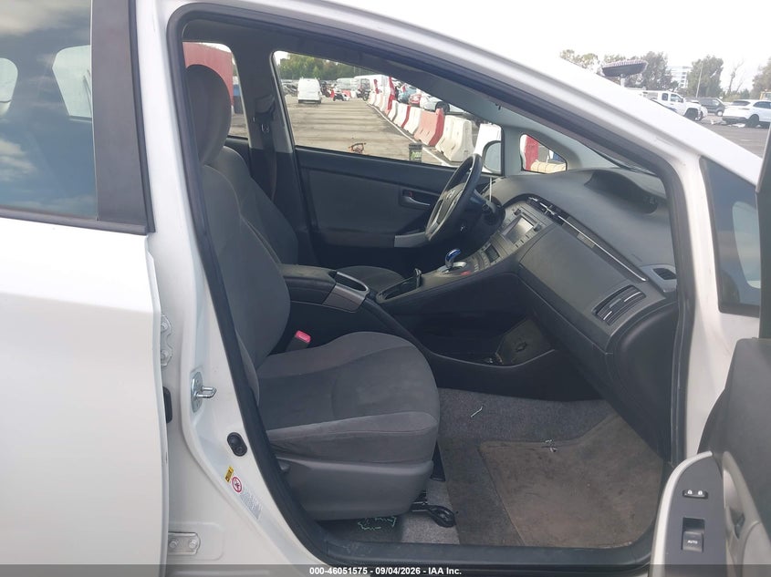 2012 TOYOTA PRIUS auction photo 5