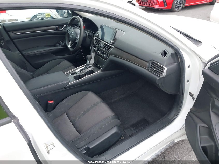 2019 HONDA ACCORD auction photo 5