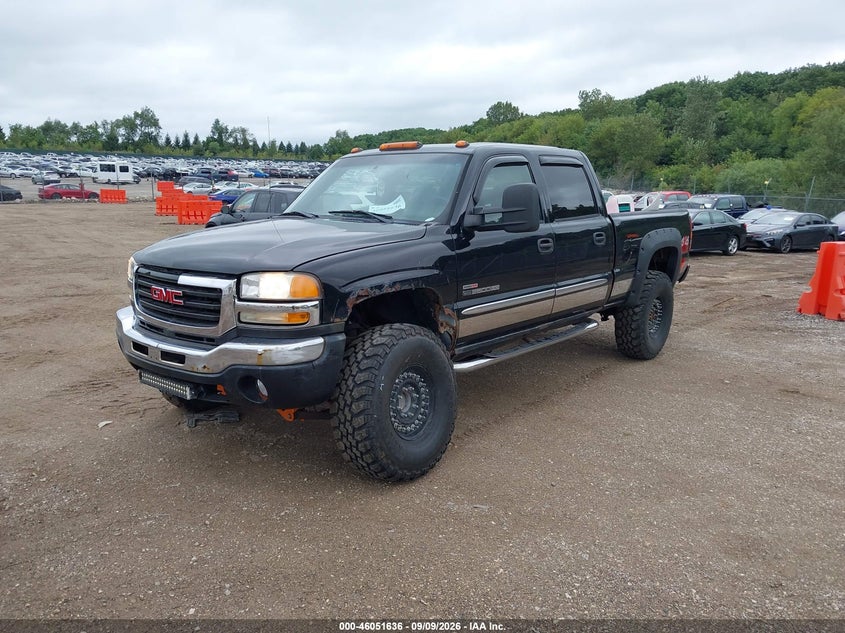 2005 GMC SIERRA 2500HD auction photo 2