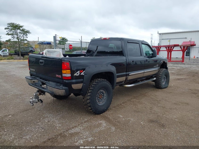 2005 GMC SIERRA 2500HD auction photo 4