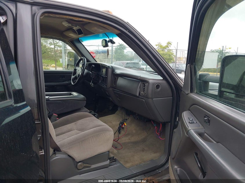 2005 GMC SIERRA 2500HD auction photo 5