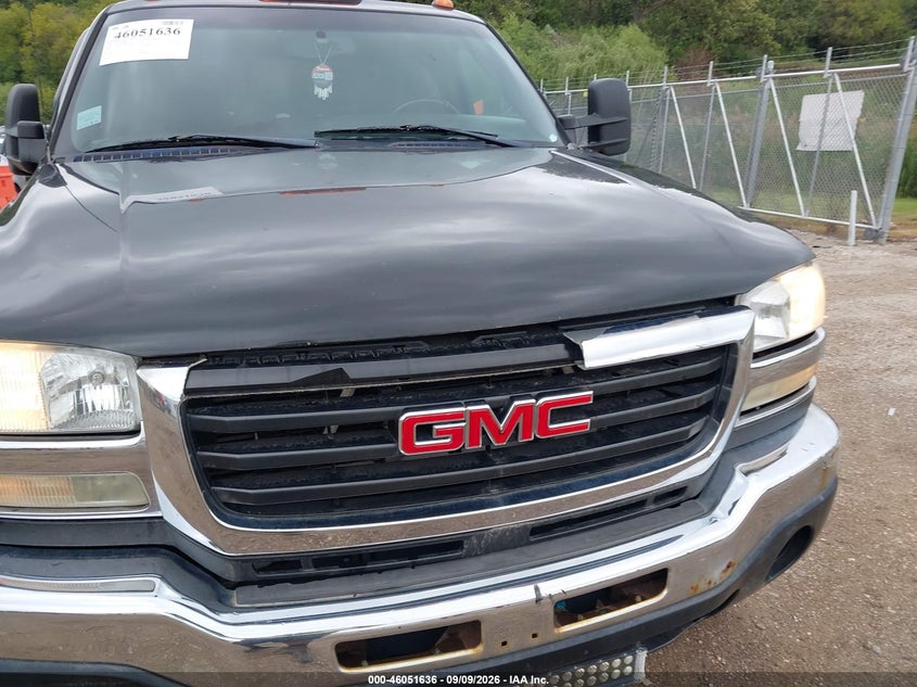 2005 GMC SIERRA 2500HD auction photo 6