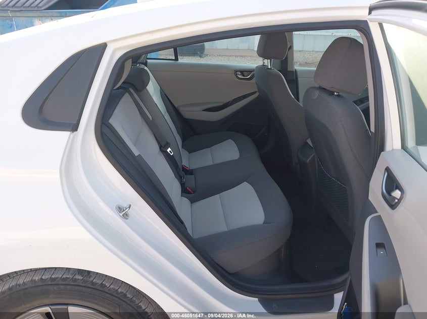 2020 HYUNDAI IONIQ HYBRID auction photo 8