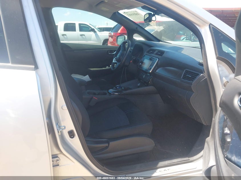 2018 NISSAN LEAF auction photo 5