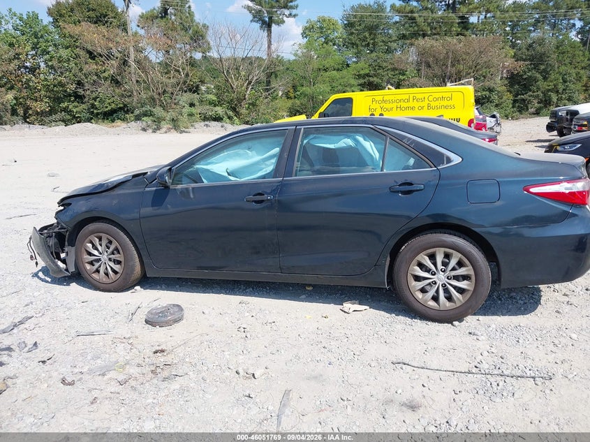 TOYOTA CAMRY - zdjęcie 14