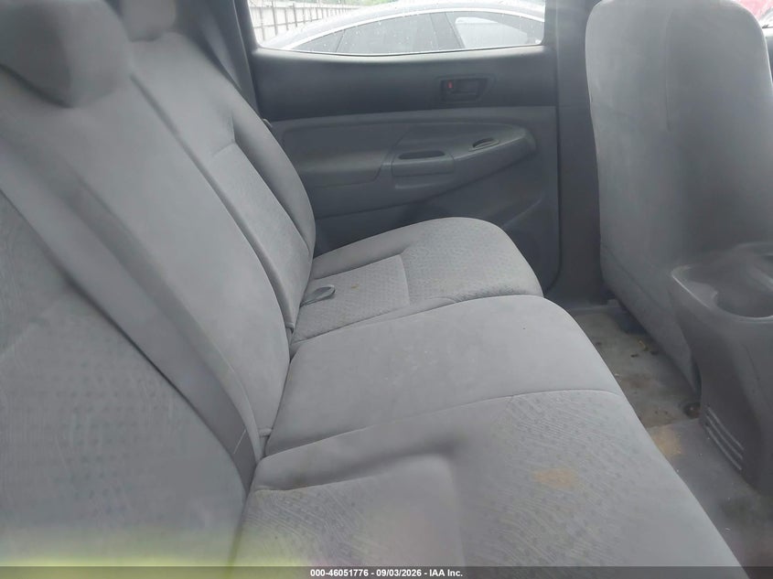 2005 TOYOTA TACOMA auction photo 8