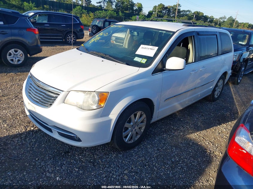 2014 CHRYSLER TOWN & COUNTRY auction photo 2