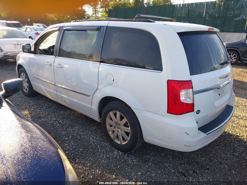 2014 CHRYSLER TOWN & COUNTRY auction photo 3