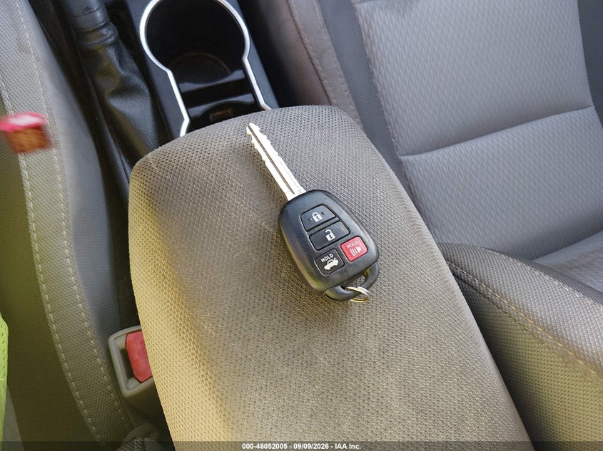 TOYOTA COROLLA - zdjęcie 11