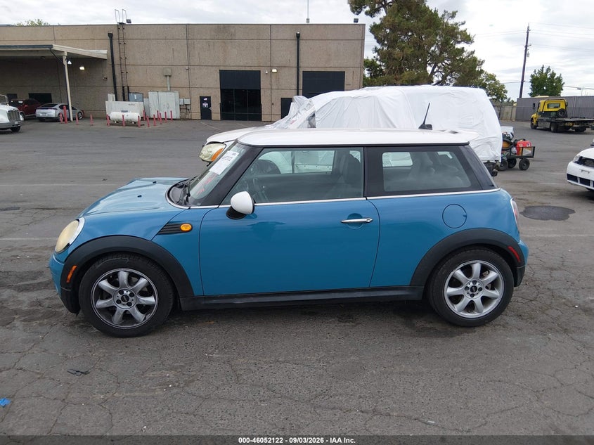 MINI COOPER 2010 VIN WMWMF3C59ATZ61153