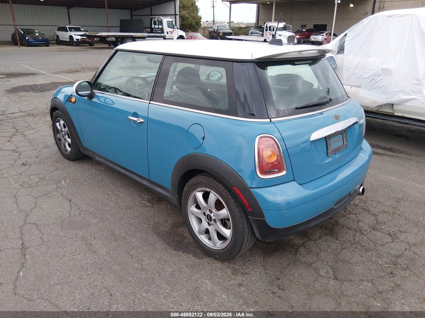 MINI COOPER 2010 VIN WMWMF3C59ATZ61153