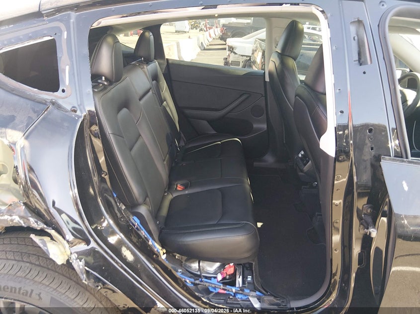TESLA MODEL Y - zdjęcie 8