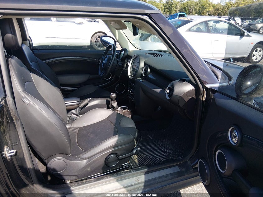 2012 MINI COOPER S auction photo 5