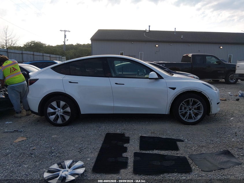 TESLA MODEL Y - zdjęcie 13