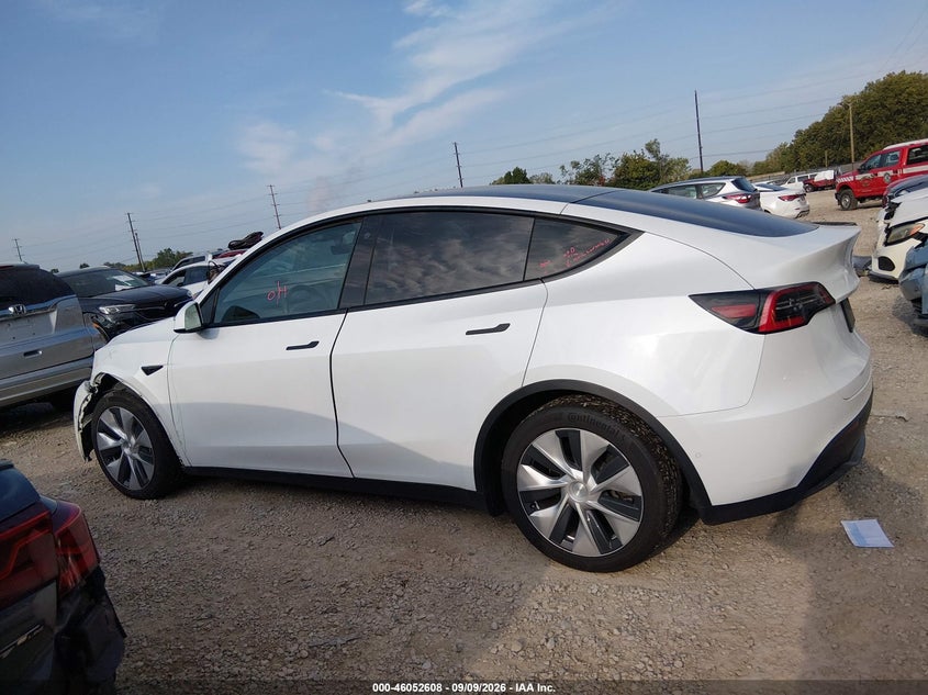 TESLA MODEL Y - zdjęcie 14